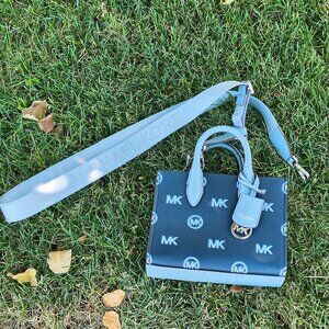 Michele kors crossbody